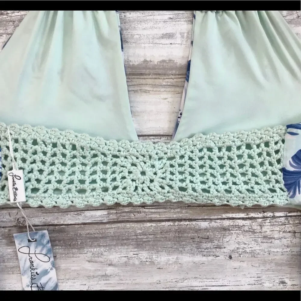 Frankies Bikinis Koa Keyhole Crochet Bikini Top - Hawaiian Mist - Small - NWT
